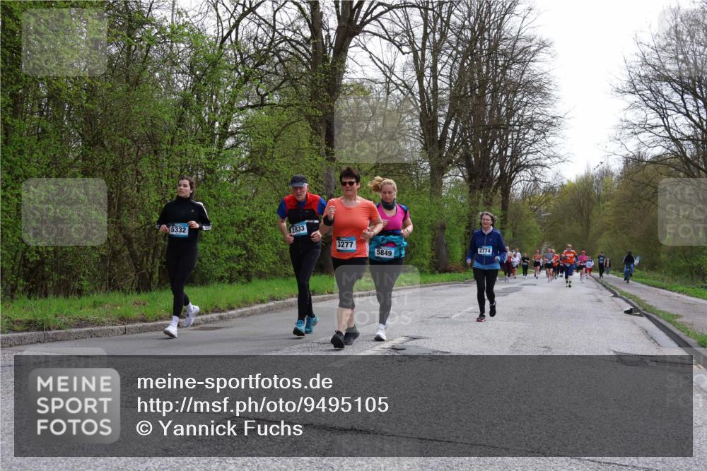 12.04.2026 - 45. Internationalen Wilhelmsburger Insellauf Yannick Fuchs http://msf.ph/oto/9495105 12.04.2026 13:05:19 Laufen 5332, 2833, 3277, 5849, 2774 meine-sportfotos.de