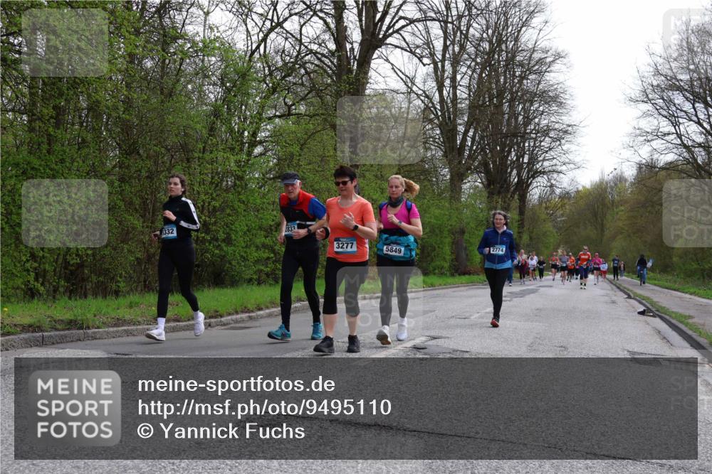 12.04.2026 - 45. Internationalen Wilhelmsburger Insellauf Yannick Fuchs http://msf.ph/oto/9495110 12.04.2026 13:05:19 Laufen 332, 2833, 3277, 5849, 2774 meine-sportfotos.de