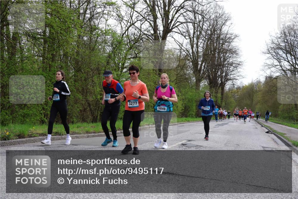 12.04.2026 - 45. Internationalen Wilhelmsburger Insellauf Yannick Fuchs http://msf.ph/oto/9495117 12.04.2026 13:05:20 Laufen 5332, 2833, 3277, 5849, 2774 meine-sportfotos.de