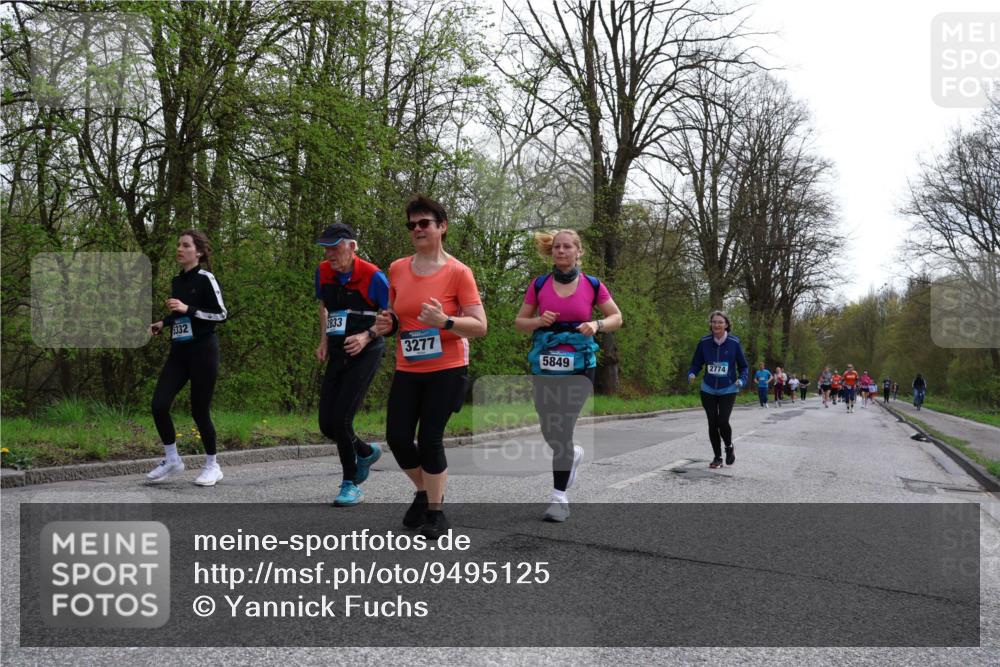 12.04.2026 - 45. Internationalen Wilhelmsburger Insellauf Yannick Fuchs http://msf.ph/oto/9495125 12.04.2026 13:05:20 Laufen 332, 2833, 3277, 2774, 5849 meine-sportfotos.de