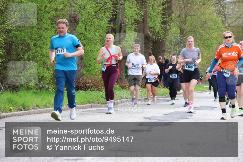 12.04.2026 - 45. Internationalen Wilhelmsburger Insellauf Yannick Fuchs http://msf.ph/oto/9495147 12.04.2026 13:05:24 Laufen 4112, 940, 3453, 4227, 4228, 4400, 5008, 403 meine-sportfotos.de