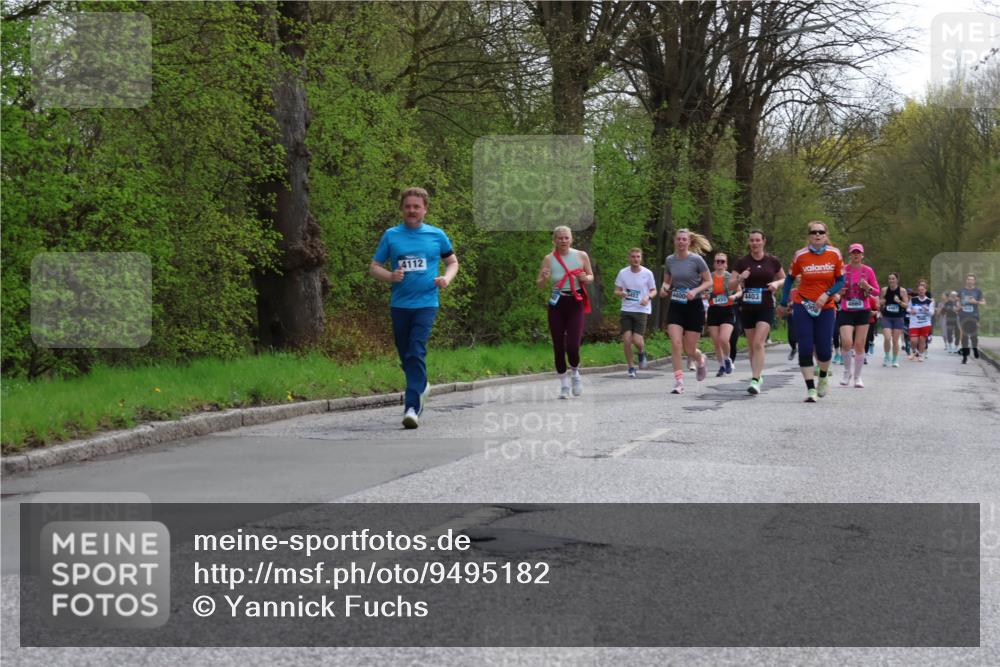 12.04.2026 - 45. Internationalen Wilhelmsburger Insellauf Yannick Fuchs http://msf.ph/oto/9495182 12.04.2026 13:05:26 Laufen 4112, 4400, 3455, 4403 meine-sportfotos.de