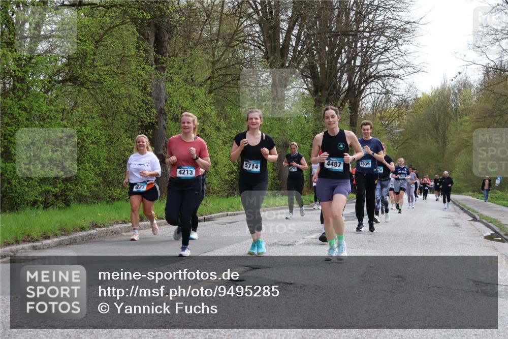 12.04.2026 - 45. Internationalen Wilhelmsburger Insellauf Yannick Fuchs http://msf.ph/oto/9495285 12.04.2026 13:05:38 Laufen 1227, 4213, 4487, 5839, 5714, 570, 2174, 3193 meine-sportfotos.de