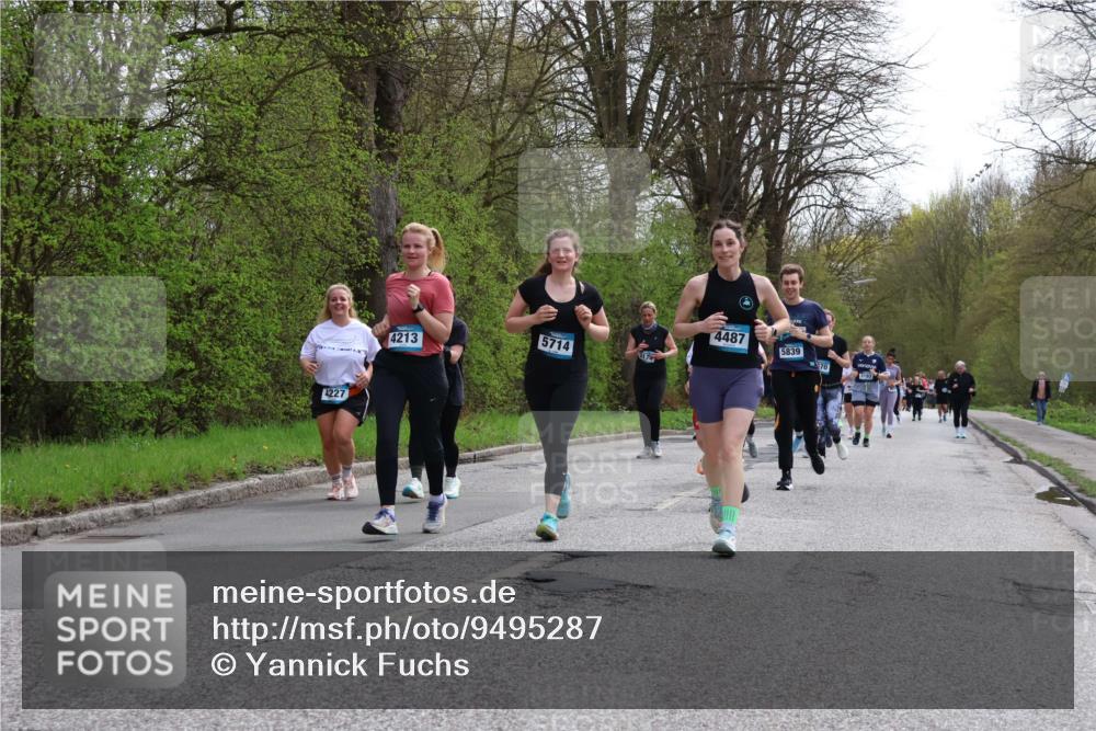 12.04.2026 - 45. Internationalen Wilhelmsburger Insellauf Yannick Fuchs http://msf.ph/oto/9495287 12.04.2026 13:05:38 Laufen 4227, 4213, 5714, 4487, 5839, 70 meine-sportfotos.de