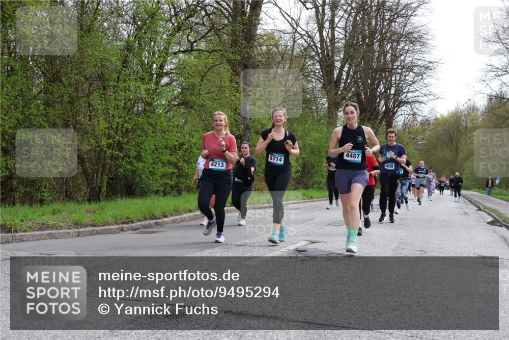 12.04.2026 - 45. Internationalen Wilhelmsburger Insellauf Yannick Fuchs http://msf.ph/oto/9495294 12.04.2026 13:05:38 Laufen 5714, 4213, 4487, 5839 meine-sportfotos.de