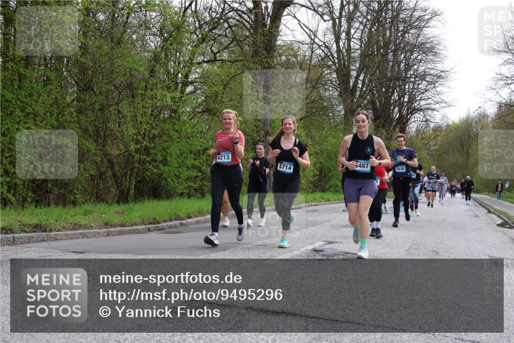12.04.2026 - 45. Internationalen Wilhelmsburger Insellauf Yannick Fuchs http://msf.ph/oto/9495296 12.04.2026 13:05:39 Laufen 4213, 487, 5714, 5839 meine-sportfotos.de