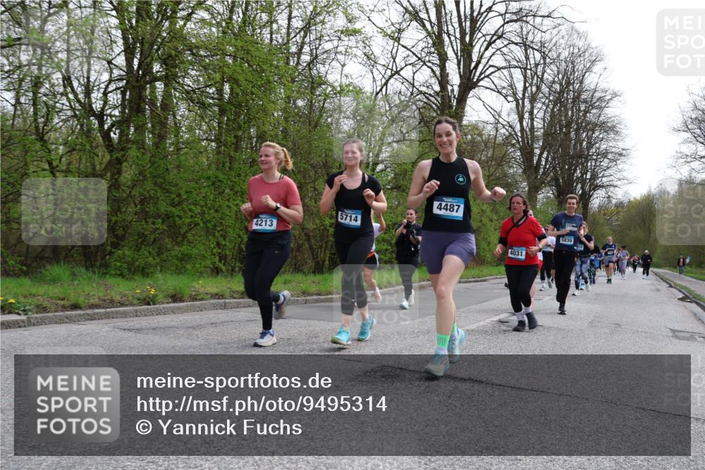 12.04.2026 - 45. Internationalen Wilhelmsburger Insellauf Yannick Fuchs http://msf.ph/oto/9495314 12.04.2026 13:05:40 Laufen 4213, 5714, 4487, 4031, 5839 meine-sportfotos.de