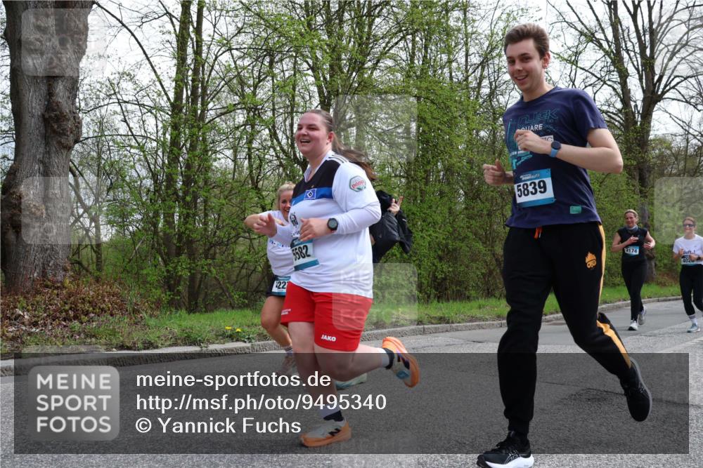 12.04.2026 - 45. Internationalen Wilhelmsburger Insellauf Yannick Fuchs http://msf.ph/oto/9495340 12.04.2026 13:05:43 Laufen 122, 5582, 5839, 2174, 402 meine-sportfotos.de