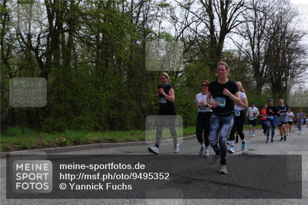 12.04.2026 - 45. Internationalen Wilhelmsburger Insellauf Yannick Fuchs http://msf.ph/oto/9495352 12.04.2026 13:05:44 Laufen 74, 4020, 2570, 236, 3193, 4936 meine-sportfotos.de