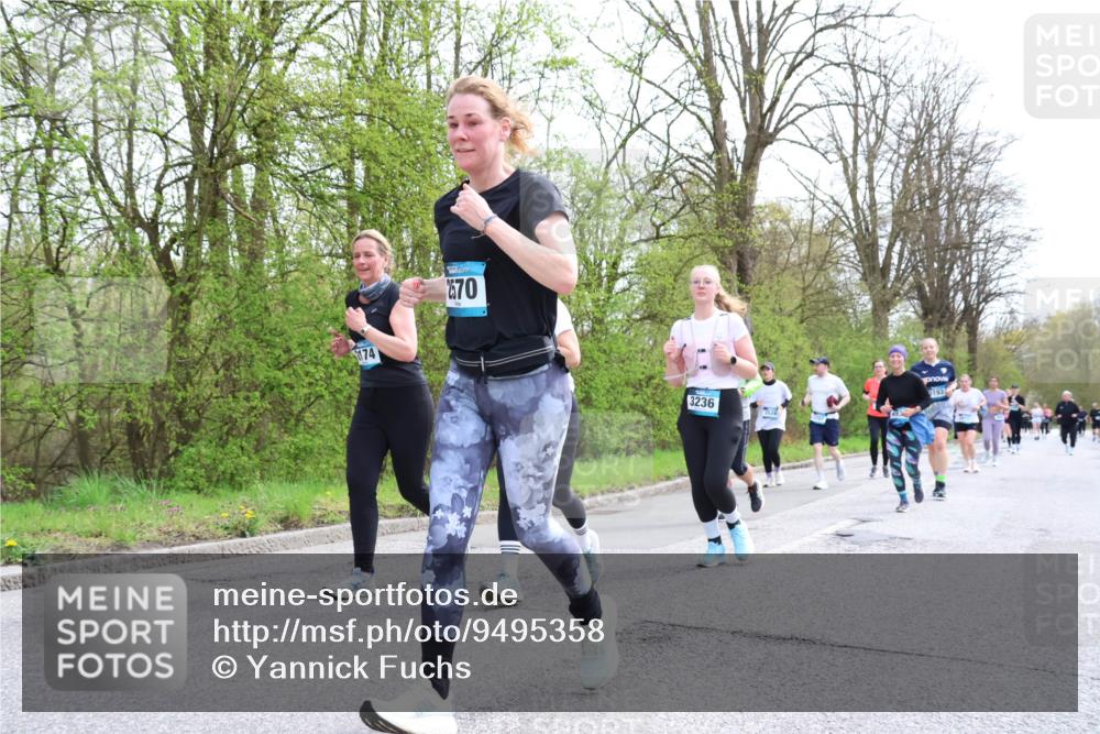 12.04.2026 - 45. Internationalen Wilhelmsburger Insellauf Yannick Fuchs http://msf.ph/oto/9495358 12.04.2026 13:05:45 Laufen 174, 2570, 3236, 3193 meine-sportfotos.de