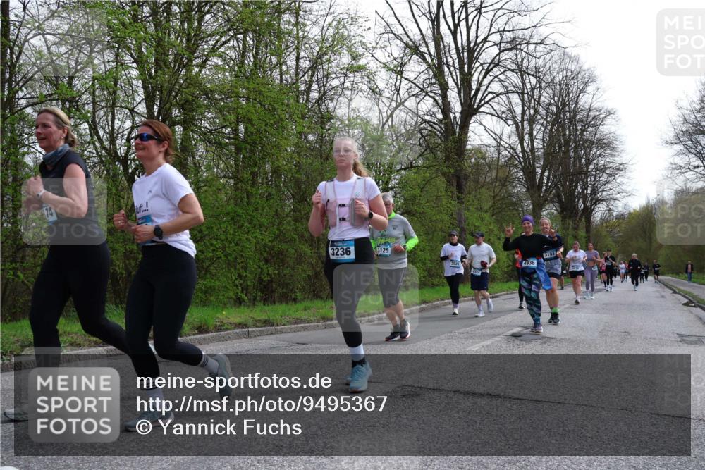 12.04.2026 - 45. Internationalen Wilhelmsburger Insellauf Yannick Fuchs http://msf.ph/oto/9495367 12.04.2026 13:05:46 Laufen 3236, 3125, 3193, 3528, 4936 meine-sportfotos.de