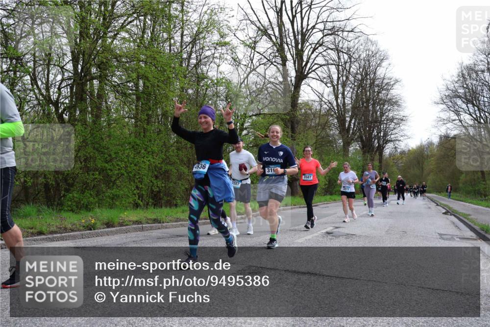 12.04.2026 - 45. Internationalen Wilhelmsburger Insellauf Yannick Fuchs http://msf.ph/oto/9495386 12.04.2026 13:05:47 Laufen 4936, 3527, 319, 3587, 4972 meine-sportfotos.de