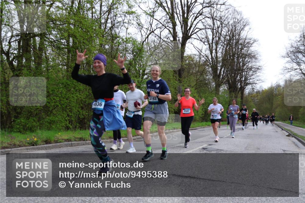 12.04.2026 - 45. Internationalen Wilhelmsburger Insellauf Yannick Fuchs http://msf.ph/oto/9495388 12.04.2026 13:05:48 Laufen 4936, 3527, 3193, 3587, 4972 meine-sportfotos.de