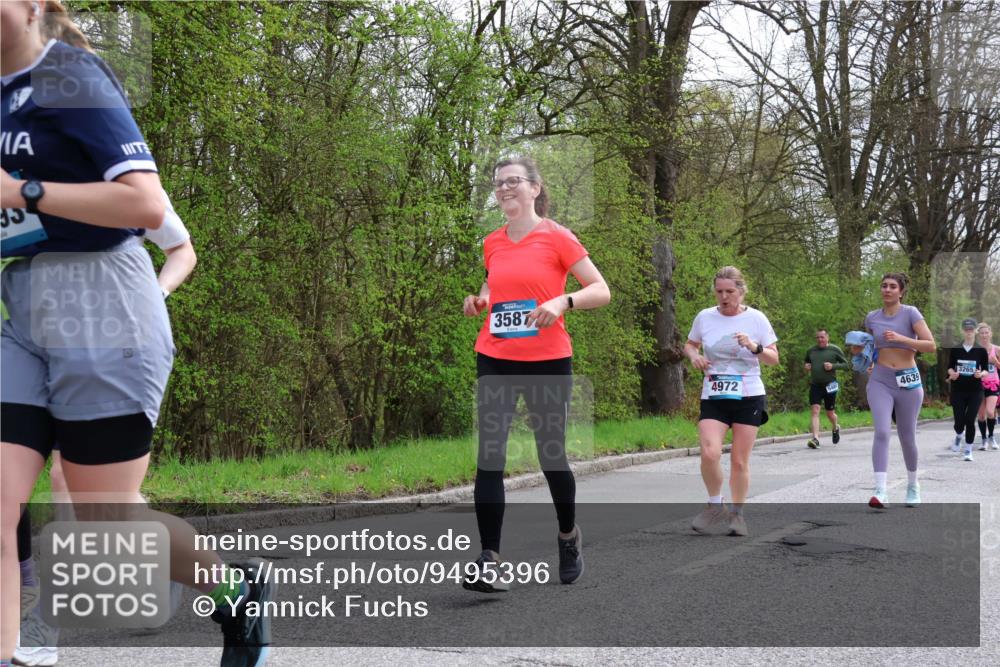 12.04.2026 - 45. Internationalen Wilhelmsburger Insellauf Yannick Fuchs http://msf.ph/oto/9495396 12.04.2026 13:05:49 Laufen 95, 3587, 4972, 548, 4639, 3265 meine-sportfotos.de