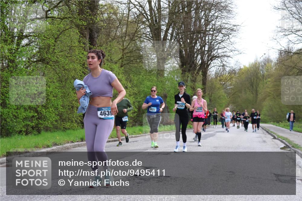 12.04.2026 - 45. Internationalen Wilhelmsburger Insellauf Yannick Fuchs http://msf.ph/oto/9495411 12.04.2026 13:05:50 Laufen 4639, 548, 3927, 3265, 3828 meine-sportfotos.de