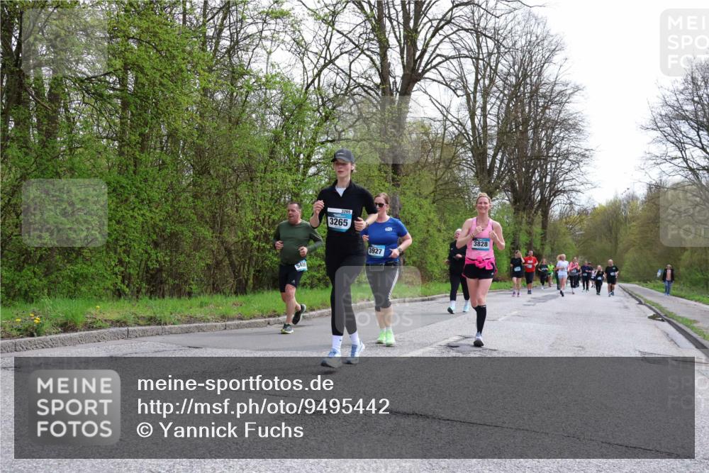 12.04.2026 - 45. Internationalen Wilhelmsburger Insellauf Yannick Fuchs http://msf.ph/oto/9495442 12.04.2026 13:05:53 Laufen 3265, 3265, 3927, 6, 3828 meine-sportfotos.de