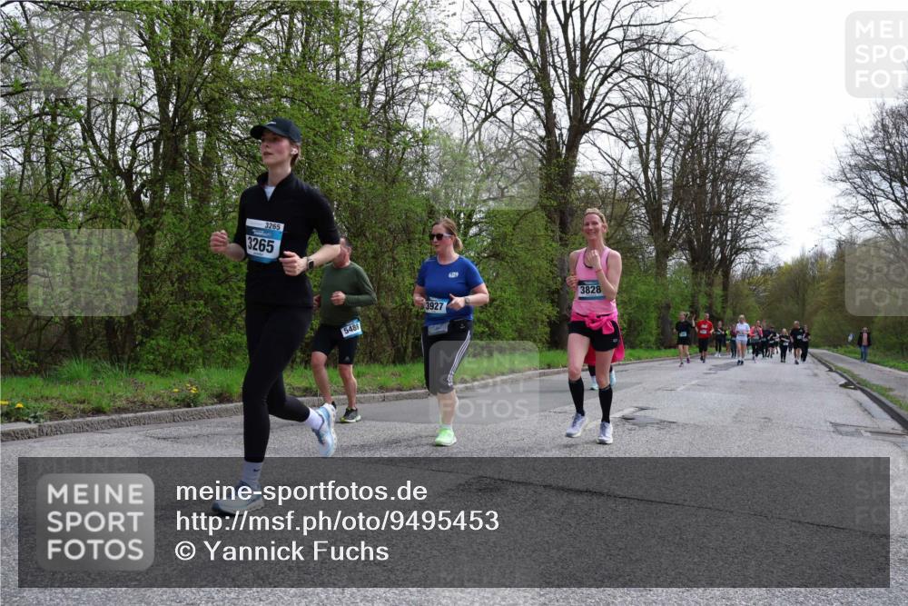 12.04.2026 - 45. Internationalen Wilhelmsburger Insellauf Yannick Fuchs http://msf.ph/oto/9495453 12.04.2026 13:05:54 Laufen 3265, 3265, 5488, 3927, 3828 meine-sportfotos.de