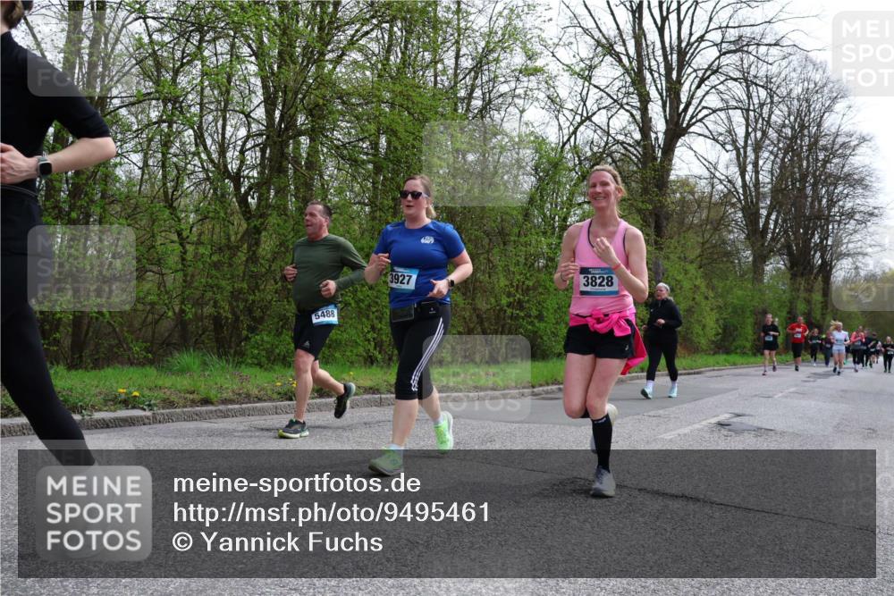 12.04.2026 - 45. Internationalen Wilhelmsburger Insellauf Yannick Fuchs http://msf.ph/oto/9495461 12.04.2026 13:05:55 Laufen 5488, 3828, 3927 meine-sportfotos.de