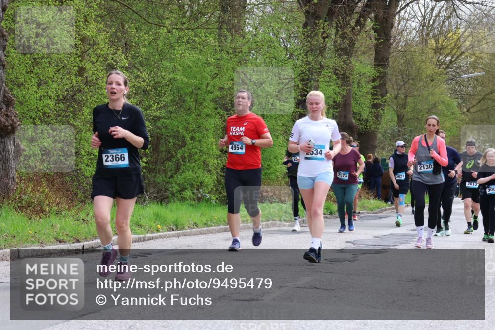 12.04.2026 - 45. Internationalen Wilhelmsburger Insellauf Yannick Fuchs http://msf.ph/oto/9495479 12.04.2026 13:05:57 Laufen 2366, 4954, 534, 2130, 2573, 2027, 2013, 500 meine-sportfotos.de