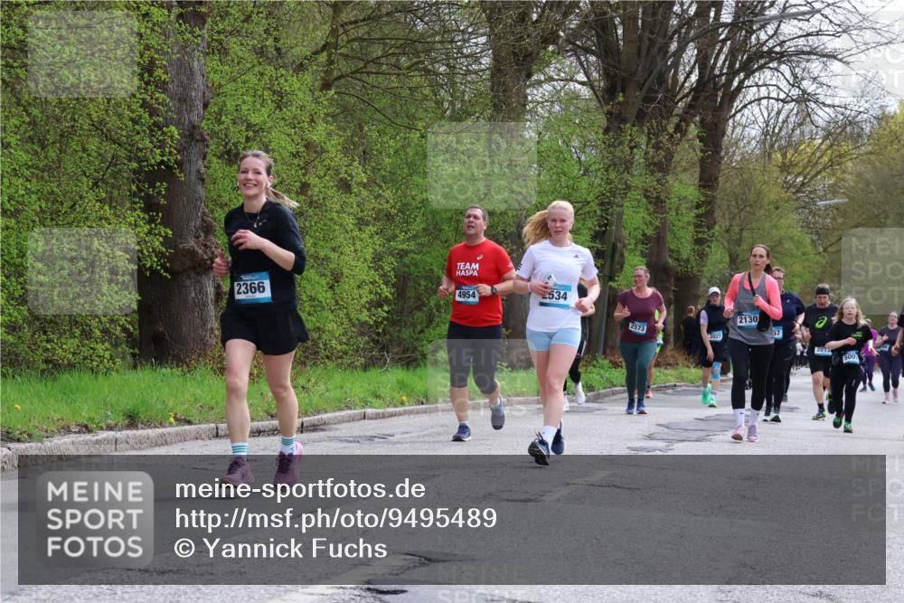 12.04.2026 - 45. Internationalen Wilhelmsburger Insellauf Yannick Fuchs http://msf.ph/oto/9495489 12.04.2026 13:05:58 Laufen 2366, 4954, 534, 2573, 2027, 2130, 20130, 500 meine-sportfotos.de