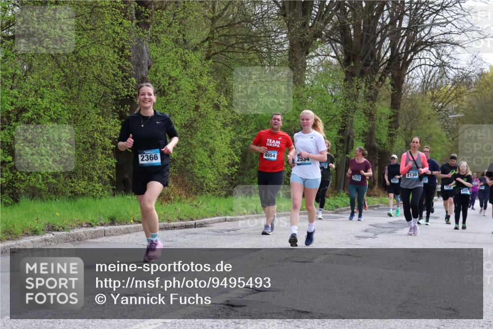 12.04.2026 - 45. Internationalen Wilhelmsburger Insellauf Yannick Fuchs http://msf.ph/oto/9495493 12.04.2026 13:05:58 Laufen 2366, 4954, 2534, 2572, 2573, 2130, 2027, 20 meine-sportfotos.de