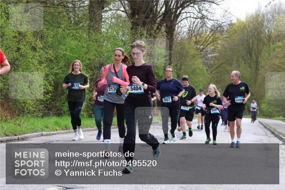 12.04.2026 - 45. Internationalen Wilhelmsburger Insellauf Yannick Fuchs http://msf.ph/oto/9495520 12.04.2026 13:06:01 Laufen 572, 257, 2130, 5404, 3857, 2013, 500 meine-sportfotos.de