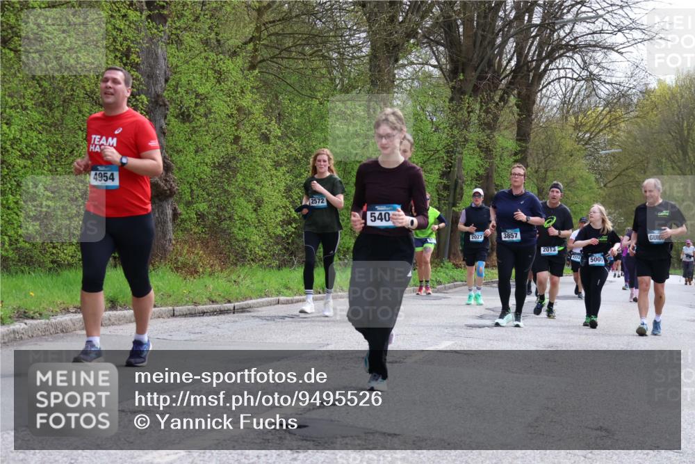12.04.2026 - 45. Internationalen Wilhelmsburger Insellauf Yannick Fuchs http://msf.ph/oto/9495526 12.04.2026 13:06:02 Laufen 4954, 2572, 540, 2027, 3857, 2013, 4274, 5001 meine-sportfotos.de