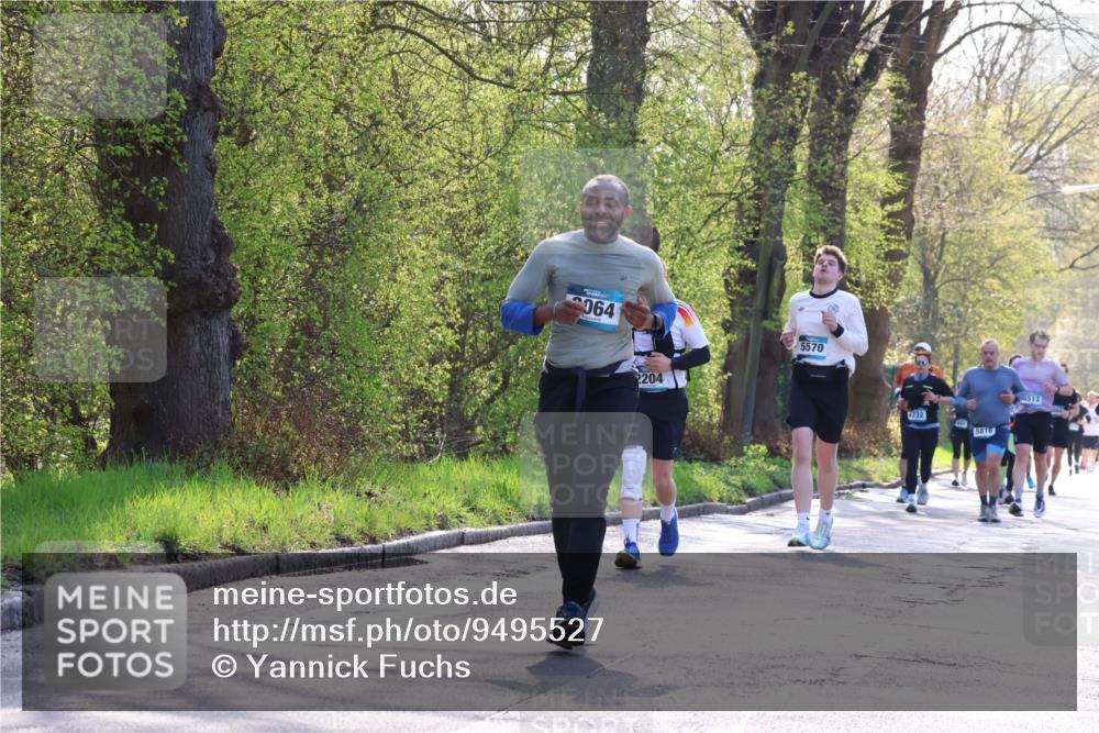 12.04.2026 - 45. Internationalen Wilhelmsburger Insellauf Yannick Fuchs http://msf.ph/oto/9495527 12.04.2026 10:51:01 Laufen 064, 2204, 5570, 4732, 5816, 4513 meine-sportfotos.de