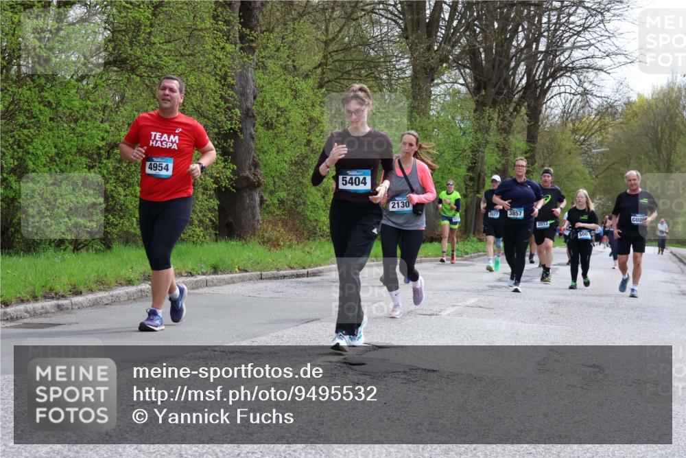 12.04.2026 - 45. Internationalen Wilhelmsburger Insellauf Yannick Fuchs http://msf.ph/oto/9495532 12.04.2026 13:06:02 Laufen 4954, 5404, 2130, 2027, 3857, 2013, 500 meine-sportfotos.de