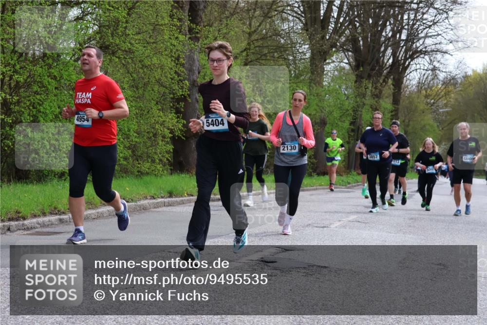 12.04.2026 - 45. Internationalen Wilhelmsburger Insellauf Yannick Fuchs http://msf.ph/oto/9495535 12.04.2026 13:06:03 Laufen 4954, 5404, 2130, 3857, 2013, 500 meine-sportfotos.de