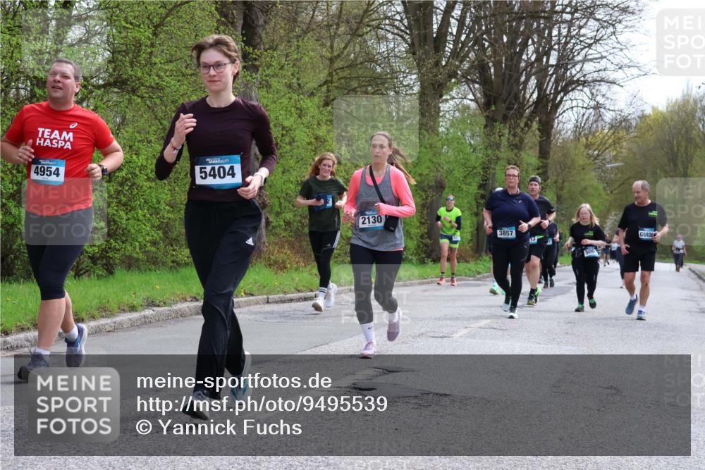 12.04.2026 - 45. Internationalen Wilhelmsburger Insellauf Yannick Fuchs http://msf.ph/oto/9495539 12.04.2026 13:06:03 Laufen 4954, 45, 5404, 2130, 3857, 500 meine-sportfotos.de