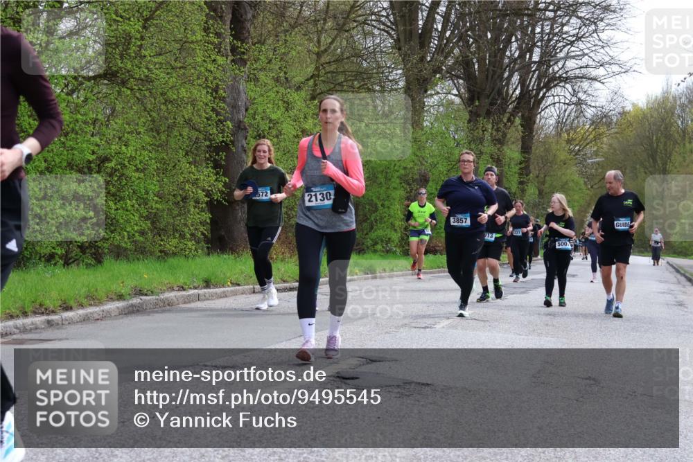 12.04.2026 - 45. Internationalen Wilhelmsburger Insellauf Yannick Fuchs http://msf.ph/oto/9495545 12.04.2026 13:06:04 Laufen 572, 2130, 3857, 5327, 013, 500 meine-sportfotos.de