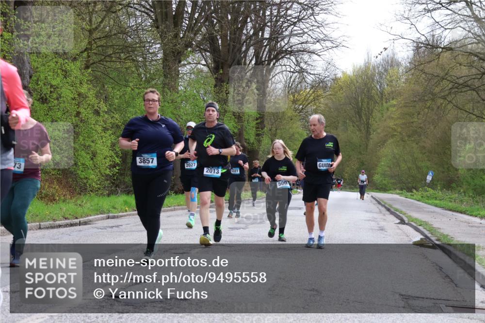 12.04.2026 - 45. Internationalen Wilhelmsburger Insellauf Yannick Fuchs http://msf.ph/oto/9495558 12.04.2026 13:06:05 Laufen 73, 3857, 2027, 2013, 5327, 4718, 500 meine-sportfotos.de
