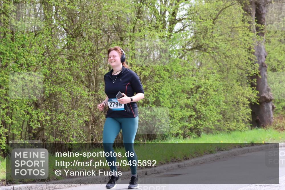 12.04.2026 - 45. Internationalen Wilhelmsburger Insellauf Yannick Fuchs http://msf.ph/oto/9495692 12.04.2026 13:06:25 Laufen 2799 meine-sportfotos.de