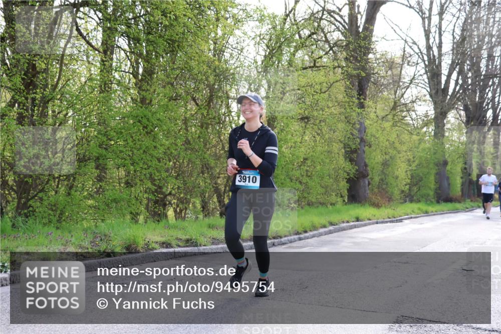 12.04.2026 - 45. Internationalen Wilhelmsburger Insellauf Yannick Fuchs http://msf.ph/oto/9495754 12.04.2026 10:51:25 Laufen 3910 meine-sportfotos.de