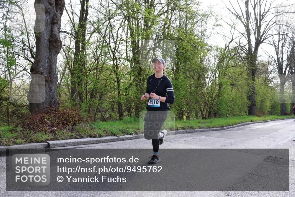 12.04.2026 - 45. Internationalen Wilhelmsburger Insellauf Yannick Fuchs http://msf.ph/oto/9495762 12.04.2026 10:51:25 Laufen 3910 meine-sportfotos.de