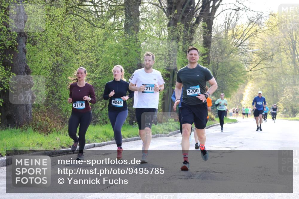 12.04.2026 - 45. Internationalen Wilhelmsburger Insellauf Yannick Fuchs http://msf.ph/oto/9495785 12.04.2026 10:51:28 Laufen 4246, 3716, 211, 3700, 3322 meine-sportfotos.de
