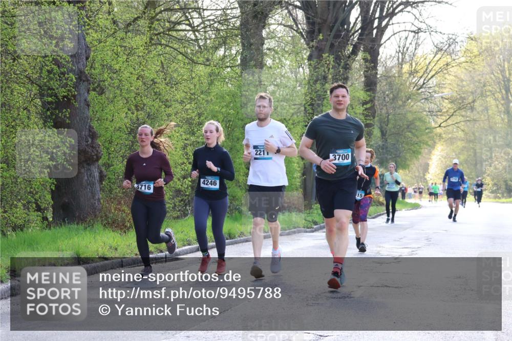12.04.2026 - 45. Internationalen Wilhelmsburger Insellauf Yannick Fuchs http://msf.ph/oto/9495788 12.04.2026 10:51:29 Laufen 3716, 4246, 221, 3700, 15, 3322 meine-sportfotos.de