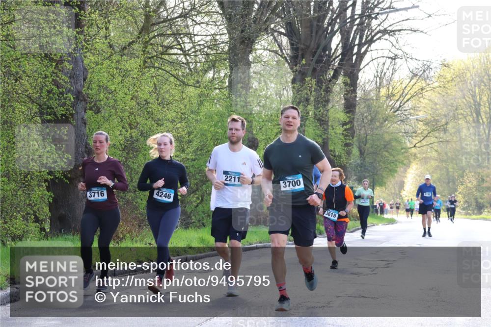 12.04.2026 - 45. Internationalen Wilhelmsburger Insellauf Yannick Fuchs http://msf.ph/oto/9495795 12.04.2026 10:51:29 Laufen 3716, 4246, 2211, 3700, 3615, 3322, 5792 meine-sportfotos.de