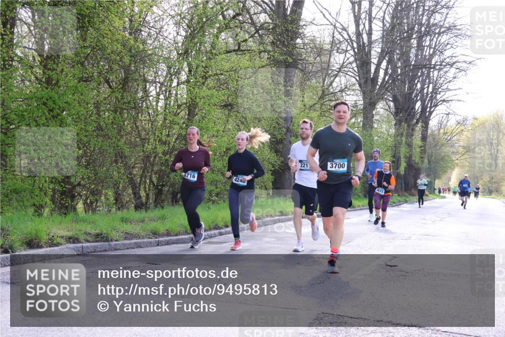 12.04.2026 - 45. Internationalen Wilhelmsburger Insellauf Yannick Fuchs http://msf.ph/oto/9495813 12.04.2026 10:51:31 Laufen 4240, 3716, 221, 3700, 3615 meine-sportfotos.de