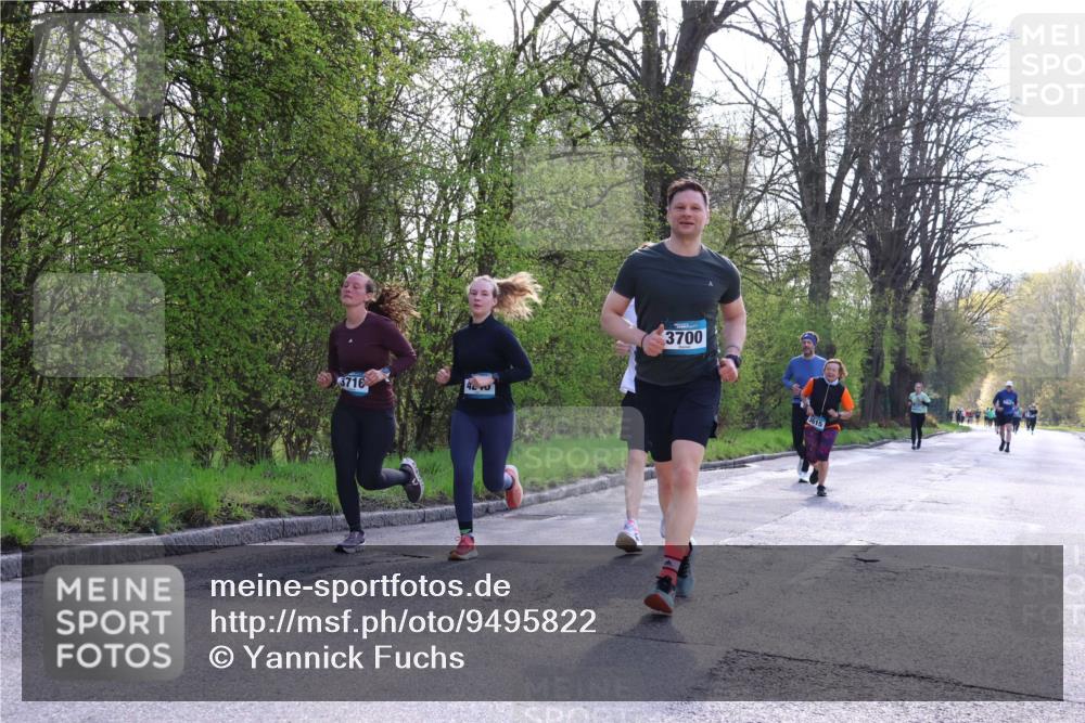12.04.2026 - 45. Internationalen Wilhelmsburger Insellauf Yannick Fuchs http://msf.ph/oto/9495822 12.04.2026 10:51:32 Laufen 3716, 420, 3700, 3615 meine-sportfotos.de