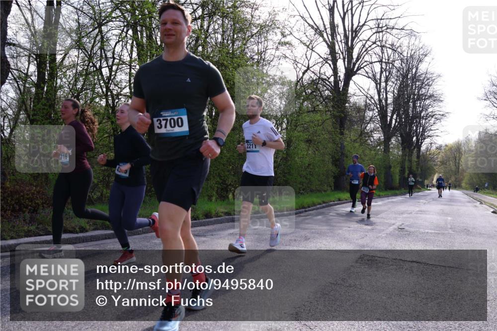 12.04.2026 - 45. Internationalen Wilhelmsburger Insellauf Yannick Fuchs http://msf.ph/oto/9495840 12.04.2026 10:51:33 Laufen 716, 403, 3700, 2211, 3027, 3615 meine-sportfotos.de