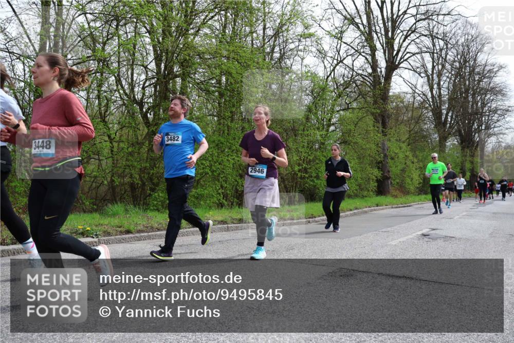 12.04.2026 - 45. Internationalen Wilhelmsburger Insellauf Yannick Fuchs http://msf.ph/oto/9495845 12.04.2026 13:06:44 Laufen 3448, 3482, 4518, 2946 meine-sportfotos.de