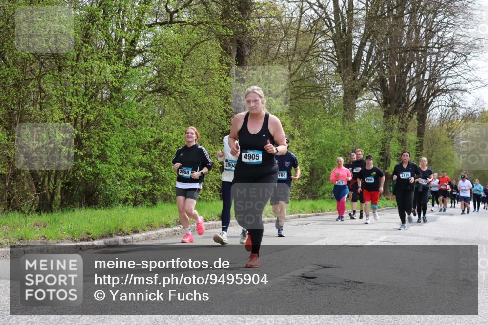 12.04.2026 - 45. Internationalen Wilhelmsburger Insellauf Yannick Fuchs http://msf.ph/oto/9495904 12.04.2026 13:06:50 Laufen 2888, 2894, 4905, 786, 3676, 382, 4998, 2175 meine-sportfotos.de