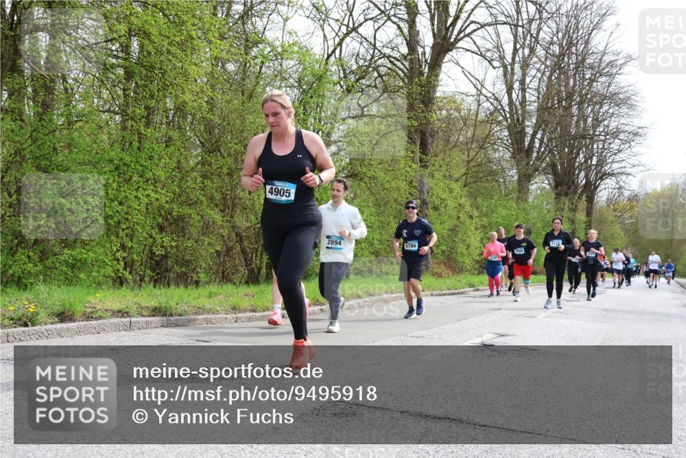 12.04.2026 - 45. Internationalen Wilhelmsburger Insellauf Yannick Fuchs http://msf.ph/oto/9495918 12.04.2026 13:06:51 Laufen 4905, 2894, 5786, 2175 meine-sportfotos.de