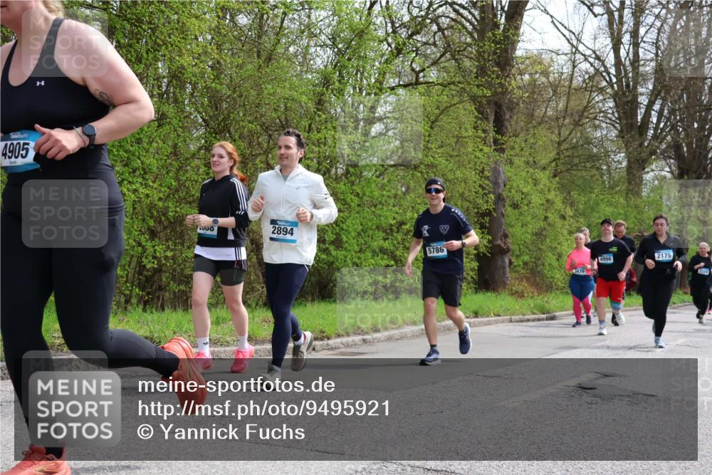 12.04.2026 - 45. Internationalen Wilhelmsburger Insellauf Yannick Fuchs http://msf.ph/oto/9495921 12.04.2026 13:06:52 Laufen 4905, 2894, 5786, 3676, 4998, 2175, 2224 meine-sportfotos.de