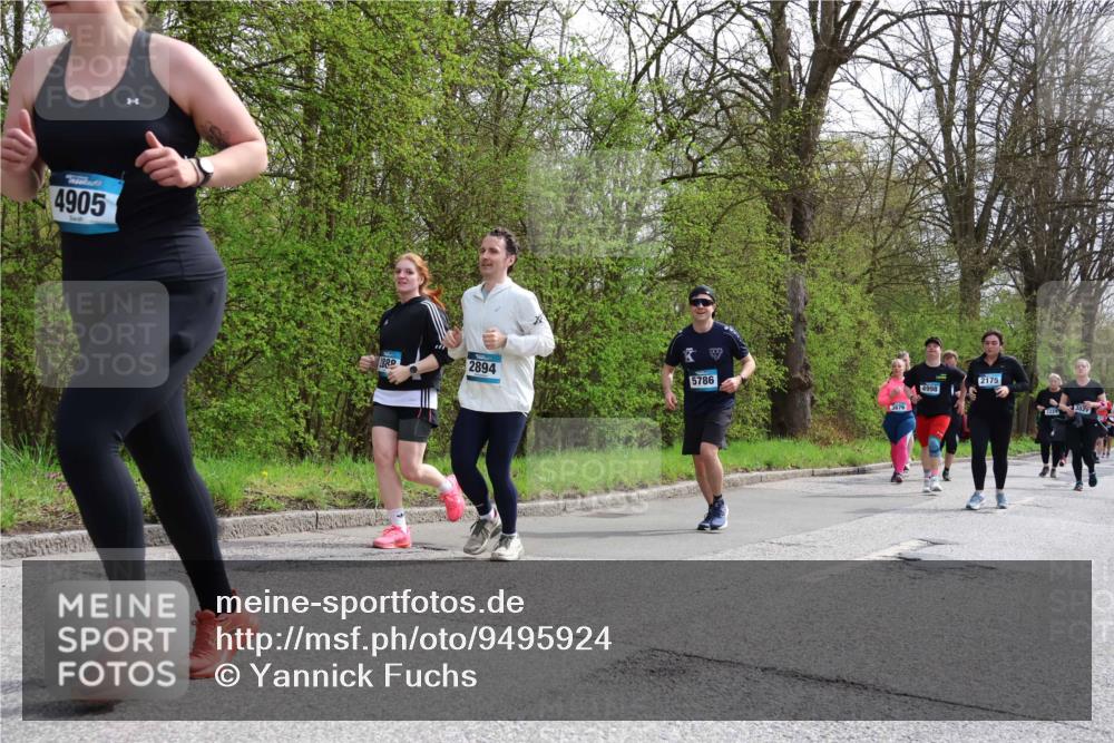 12.04.2026 - 45. Internationalen Wilhelmsburger Insellauf Yannick Fuchs http://msf.ph/oto/9495924 12.04.2026 13:06:52 Laufen 4905, 2880, 2894, 2175, 5786, 4998, 382, 2224 meine-sportfotos.de