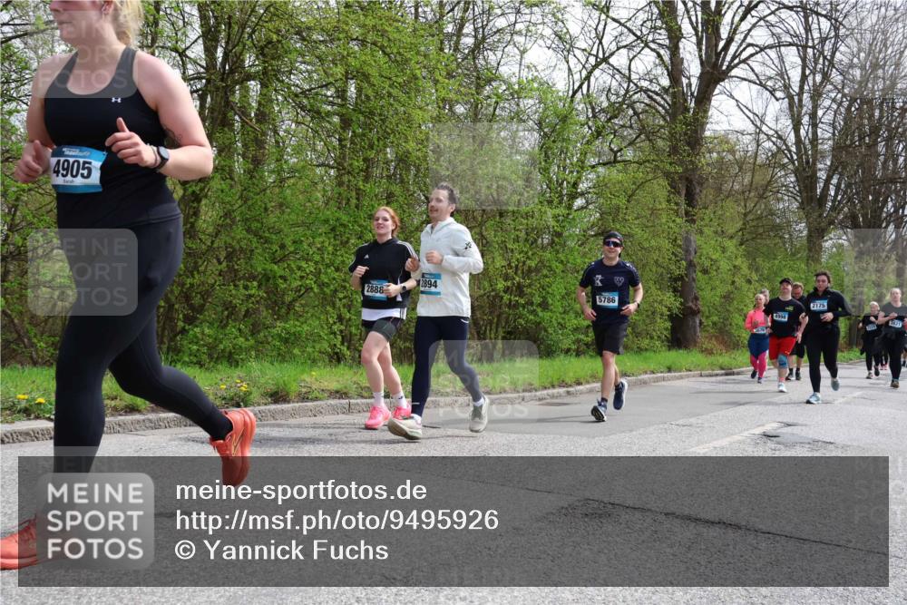 12.04.2026 - 45. Internationalen Wilhelmsburger Insellauf Yannick Fuchs http://msf.ph/oto/9495926 12.04.2026 13:06:52 Laufen 4905, 2888, 2894, 5786, 4998, 3676, 2175 meine-sportfotos.de