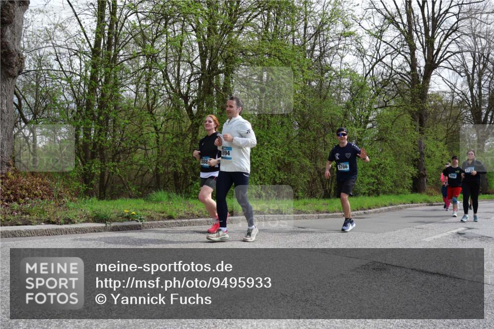 12.04.2026 - 45. Internationalen Wilhelmsburger Insellauf Yannick Fuchs http://msf.ph/oto/9495933 12.04.2026 13:06:53 Laufen 2888, 2894, 5786, 4000, 4998, 2175 meine-sportfotos.de