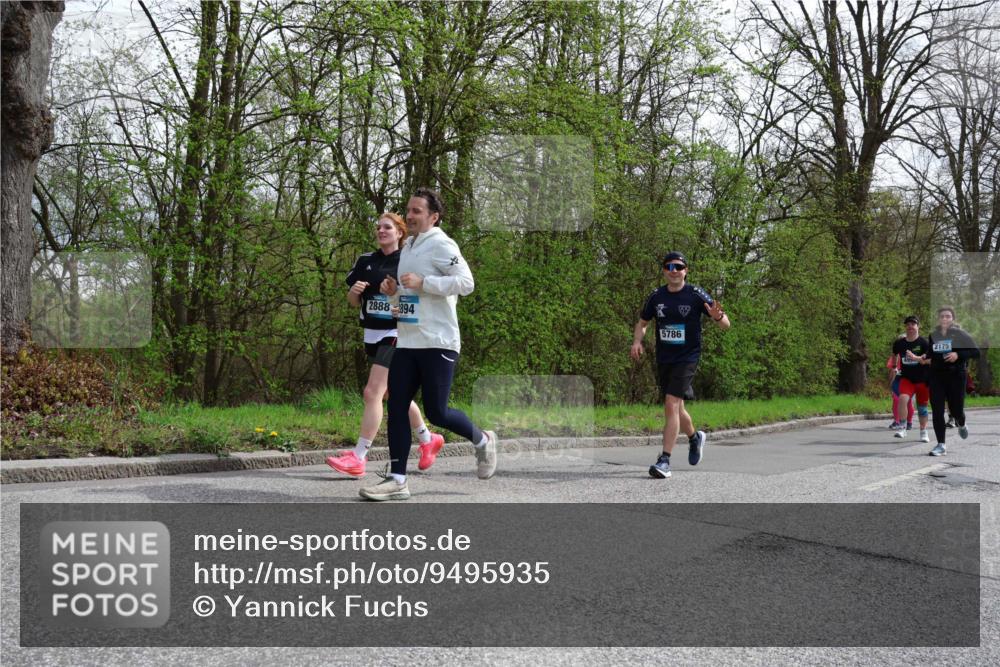 12.04.2026 - 45. Internationalen Wilhelmsburger Insellauf Yannick Fuchs http://msf.ph/oto/9495935 12.04.2026 13:06:53 Laufen 2888, 1894, 5786, 2175 meine-sportfotos.de